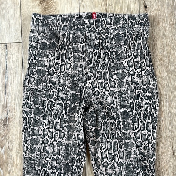 SPANX Jean-ish Snake Skin Print Jeggings Leggings Pants - Picture 3 of 13